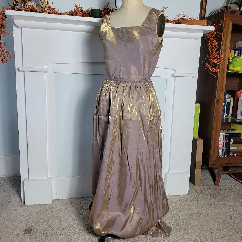 M| Two piece metallic top and skirt
